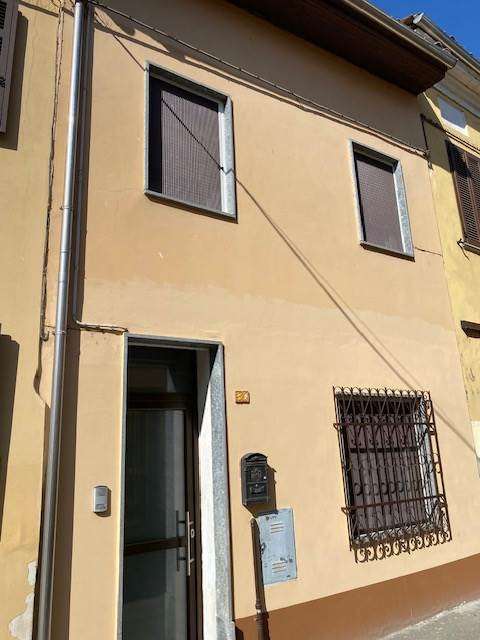 Sale porzione di casa indipendente a Sale Sale porzione di casa indipendente a Sale