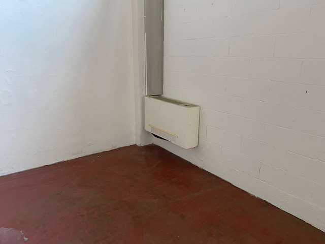 CAPANNONE 1065 MQ CON AREA COMMERCIALE 300MT a Tortona
