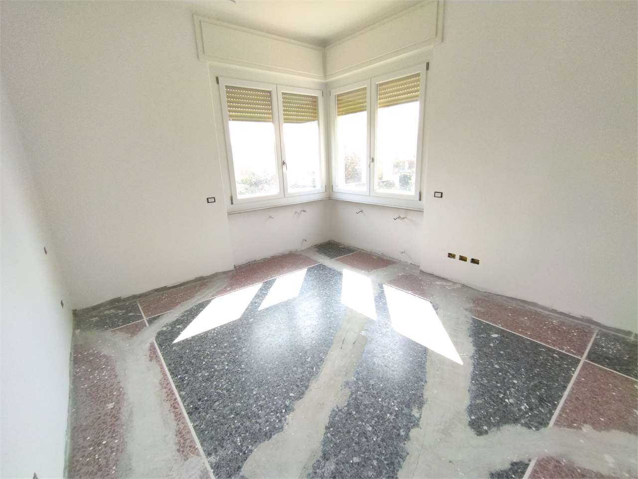 VILLA INDIPENDENTE CON GIARDINO DI 1200 MQ a Viguzzolo VILLA INDIPENDENTE CON GIARDINO DI 1200 MQ a Viguzzolo