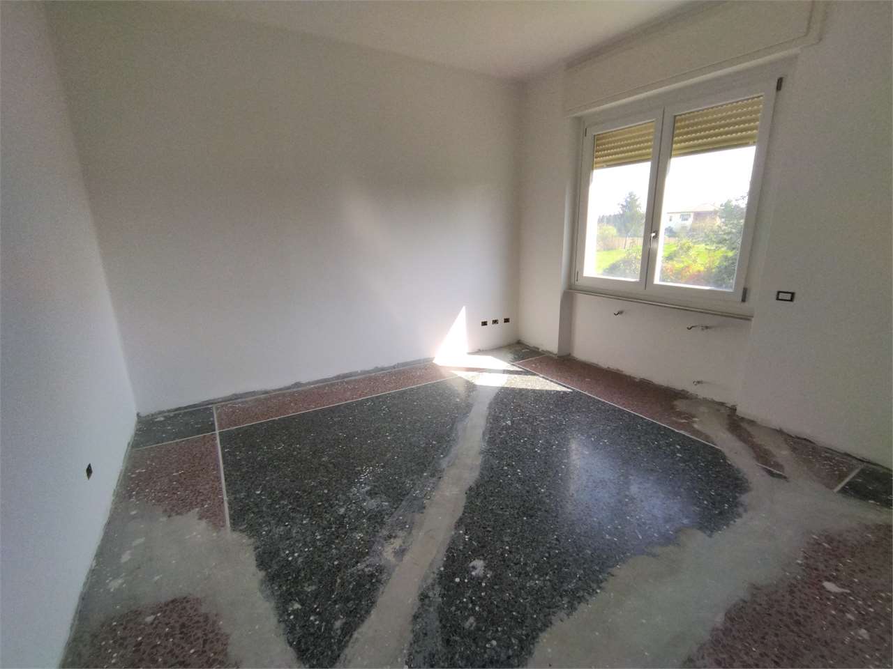 VILLA INDIPENDENTE CON GIARDINO DI 1200 MQ a Viguzzolo VILLA INDIPENDENTE CON GIARDINO DI 1200 MQ a Viguzzolo