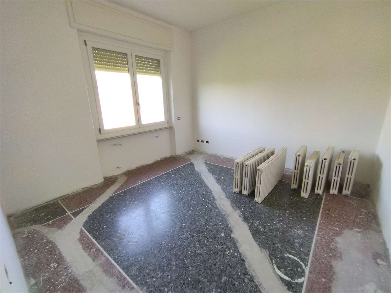 VILLA INDIPENDENTE CON GIARDINO DI 1200 MQ a Viguzzolo VILLA INDIPENDENTE CON GIARDINO DI 1200 MQ a Viguzzolo