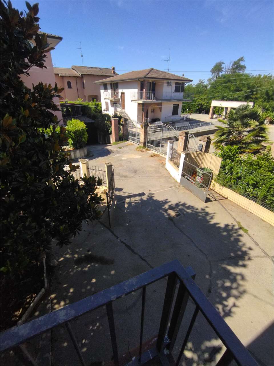 Tortona bella villa completamente ristrutturata con giardino a Tortona Tortona bella villa completamente ristrutturata con giardino a Tortona