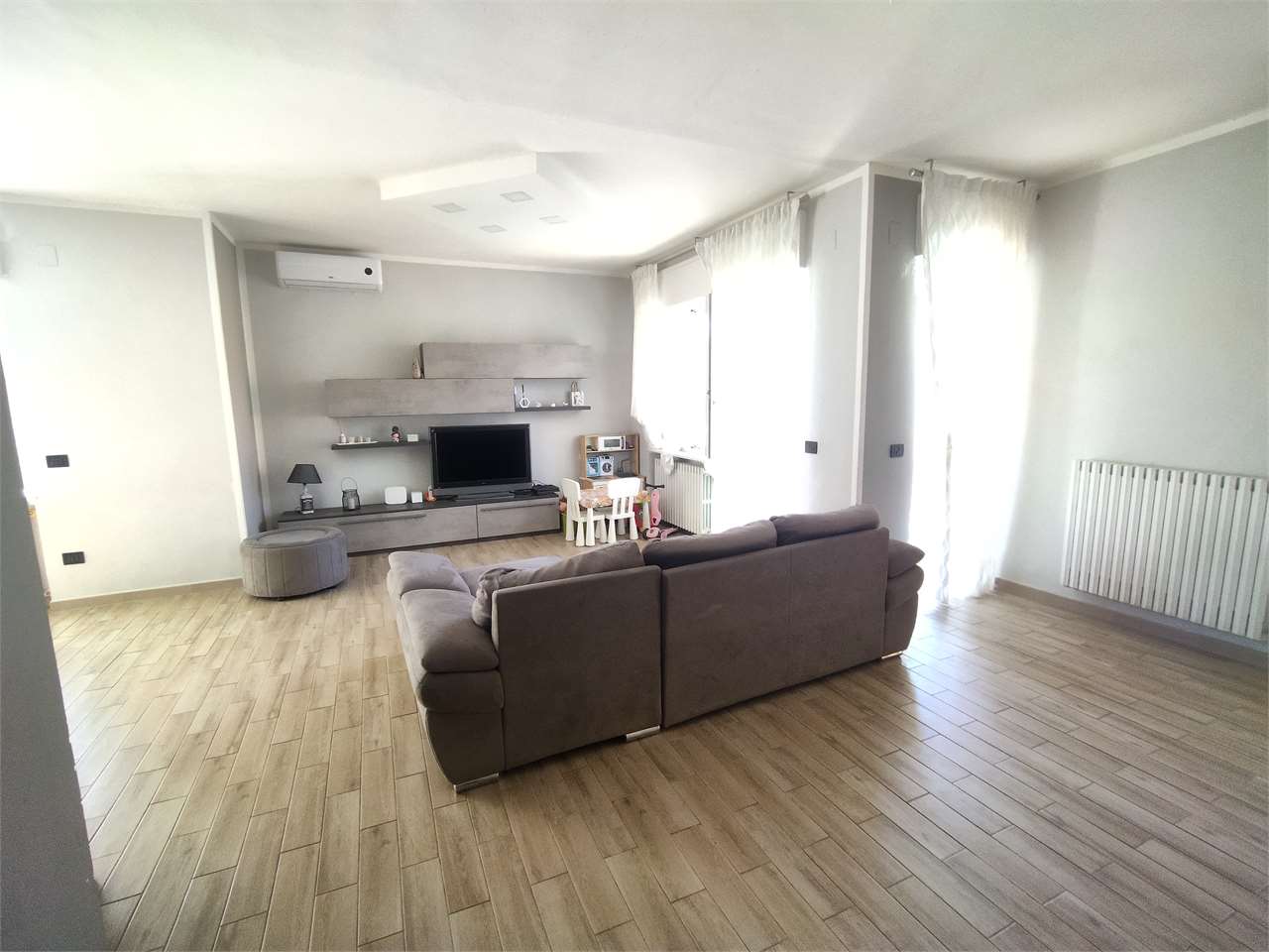 Tortona bella villa completamente ristrutturata con giardino a Tortona Tortona bella villa completamente ristrutturata con giardino a Tortona