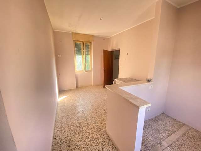 Tortona Proprietà con due case indipendenti e garages a Tortona