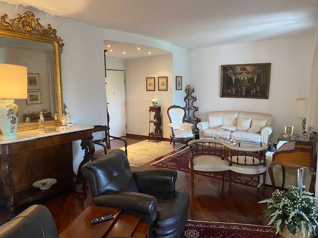 ELEGANTE APPARTAMENTO CON AMPIO TERRAZZO (NUDA PROPRIETA) a Alessandria ELEGANTE APPARTAMENTO CON AMPIO TERRAZZO (NUDA PROPRIETA) a Alessandria