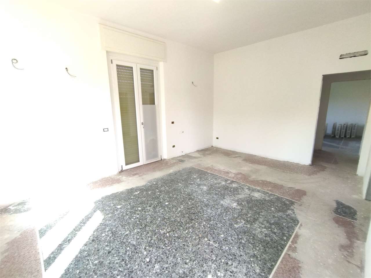 VILLA INDIPENDENTE CON GIARDINO DI 1200 MQ a Viguzzolo VILLA INDIPENDENTE CON GIARDINO DI 1200 MQ a Viguzzolo