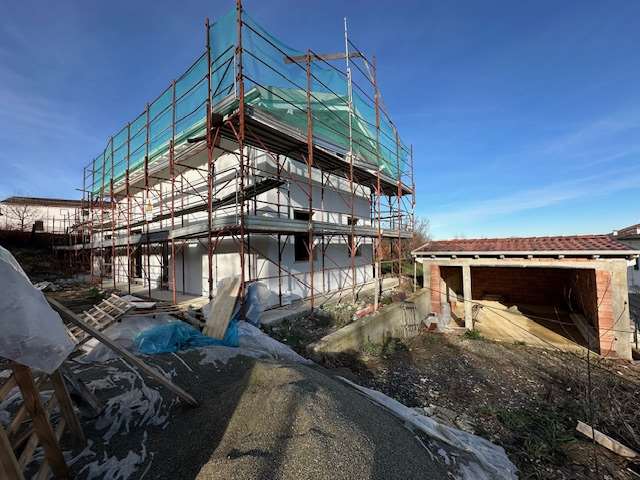 COLLI TORTONESI VILLA INDIPENDENTE CON GIARDINO CLASSE A3 a Tortona