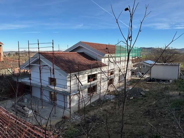 COLLI TORTONESI VILLA INDIPENDENTE CON GIARDINO CLASSE A3 a Tortona