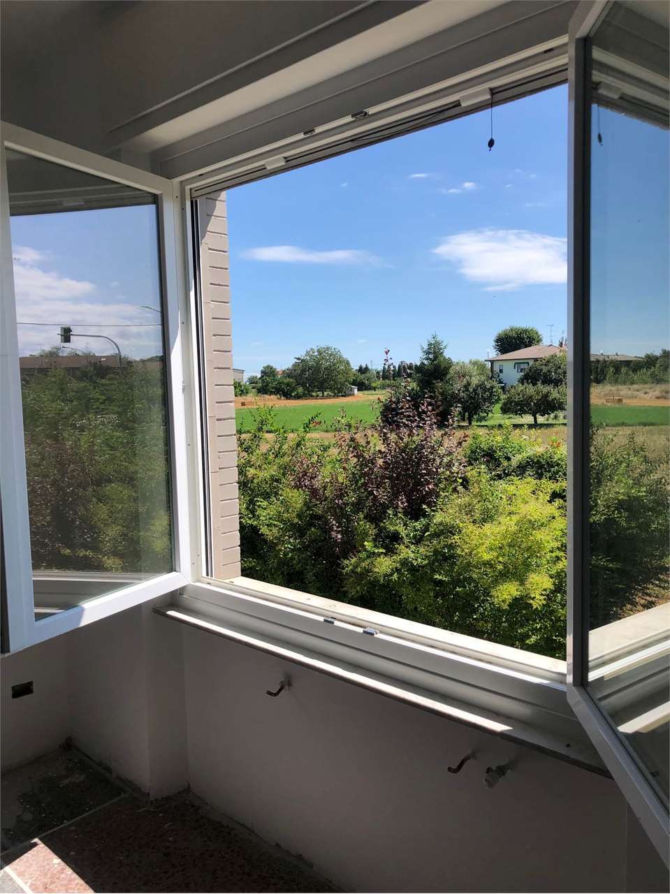 VILLA INDIPENDENTE CON GIARDINO DI 1200 MQ a Viguzzolo VILLA INDIPENDENTE CON GIARDINO DI 1200 MQ a Viguzzolo