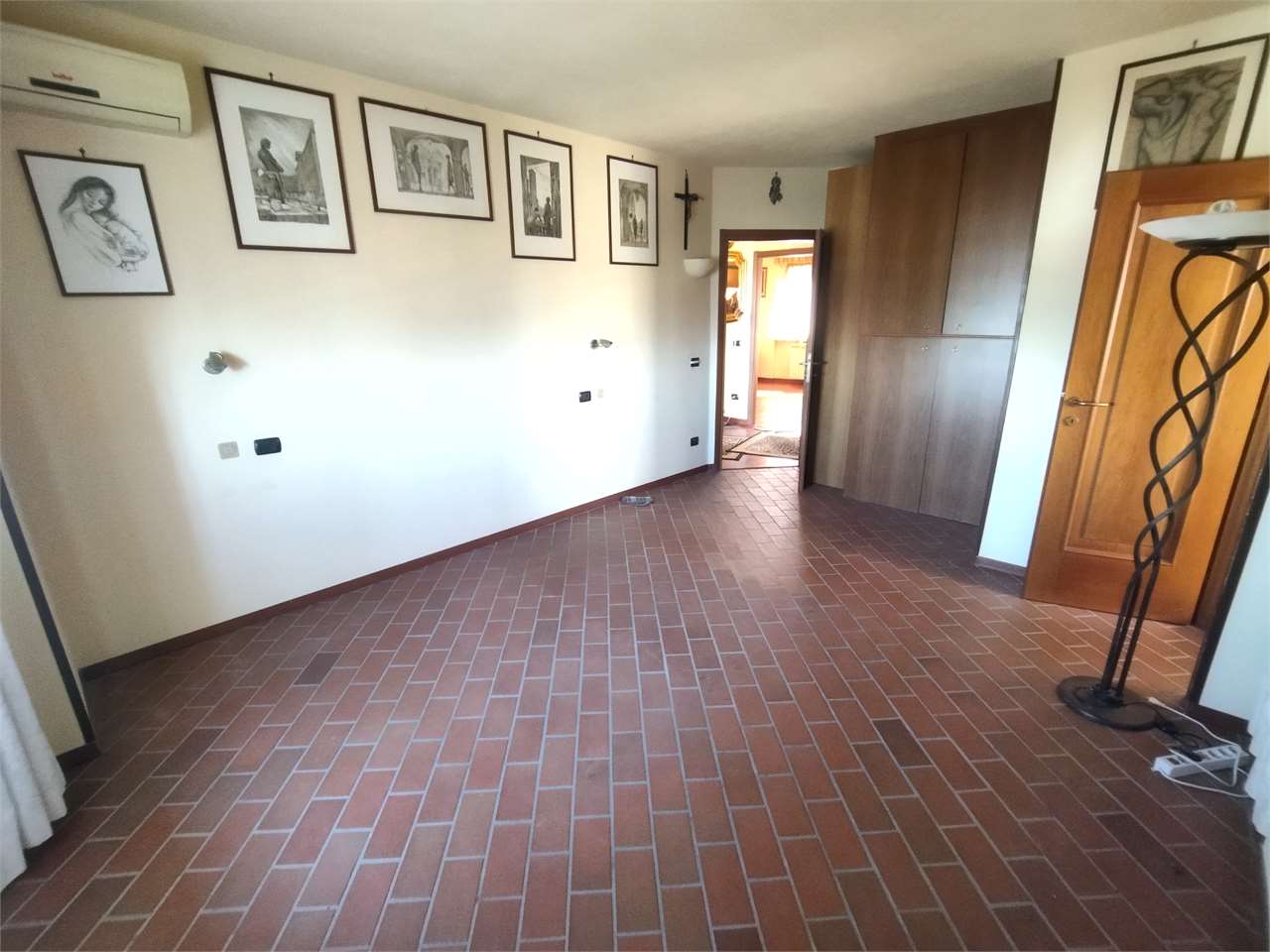 VOGHERA, bel trilocale con box doppio. a Voghera VOGHERA, bel trilocale con box doppio. a Voghera