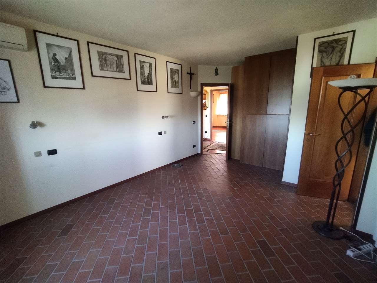 VOGHERA, bel trilocale con box doppio. a Voghera VOGHERA, bel trilocale con box doppio. a Voghera
