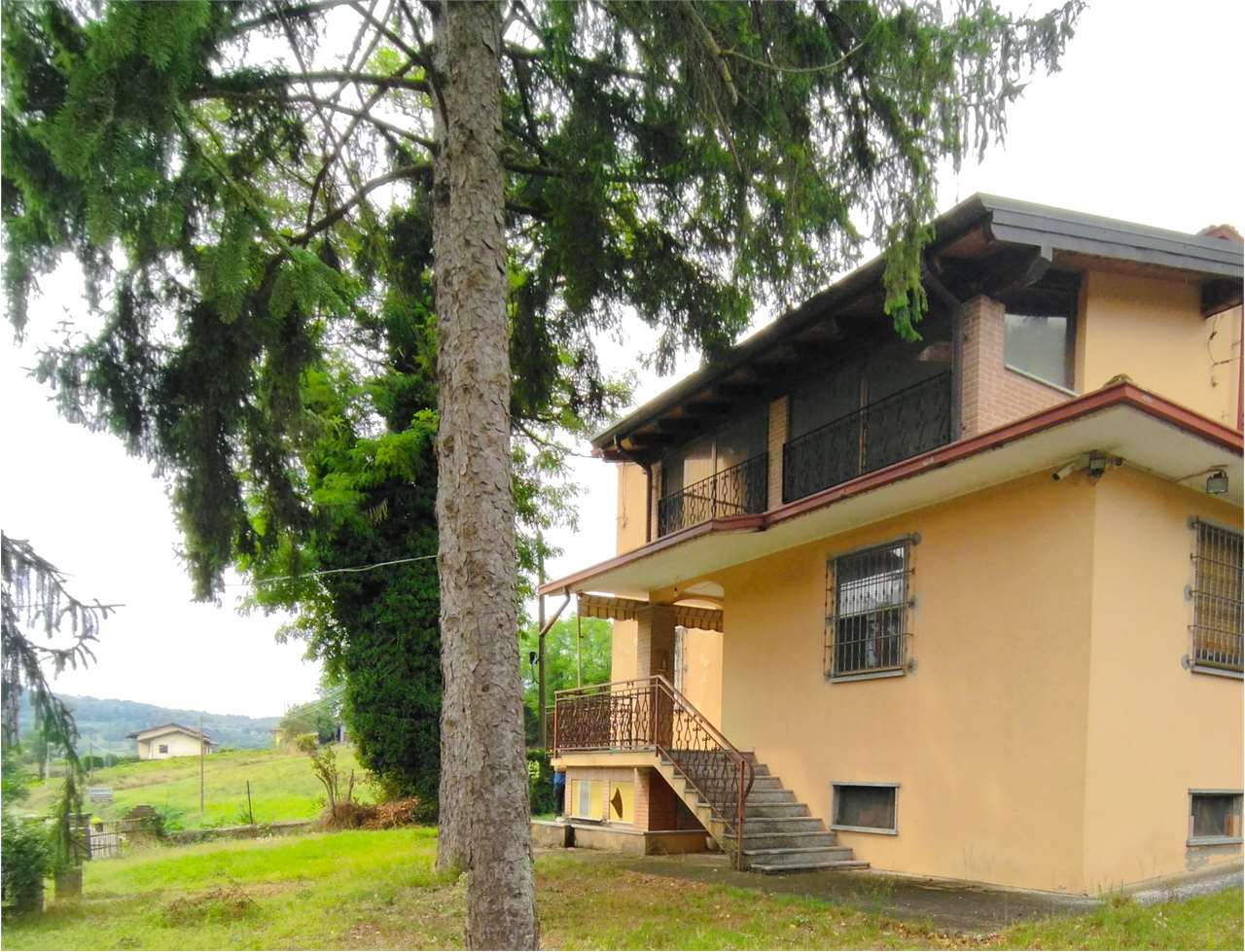 Godiasco-Salice Terme villa indipendente con terreno a Godiasco