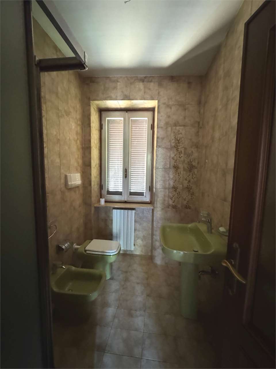 VENDESI INTERO EDIFICIO A VARZI a Voghera