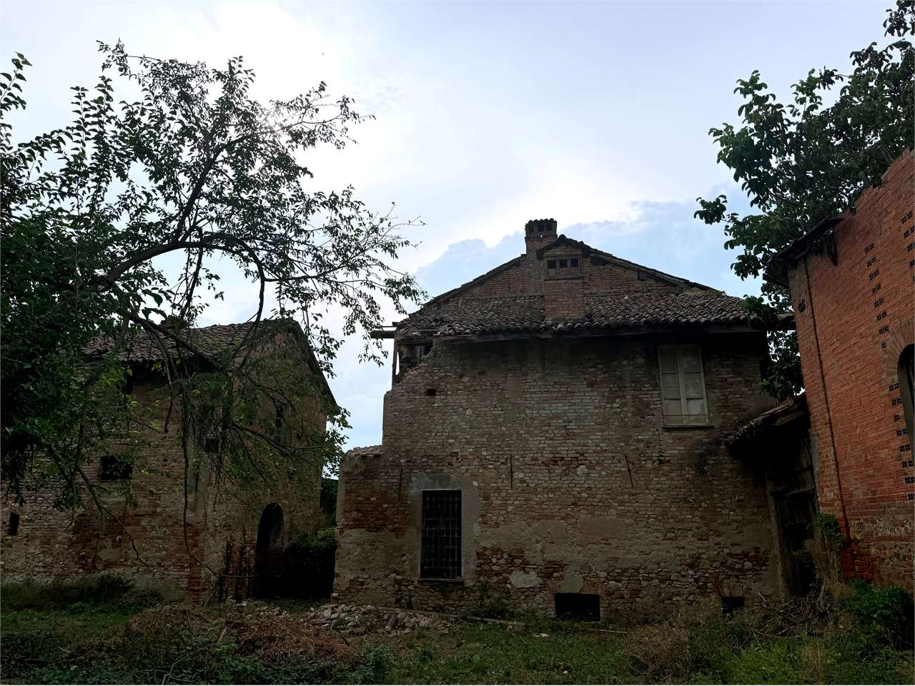 VENDITA CASCINA LOMBARDA a Voghera
