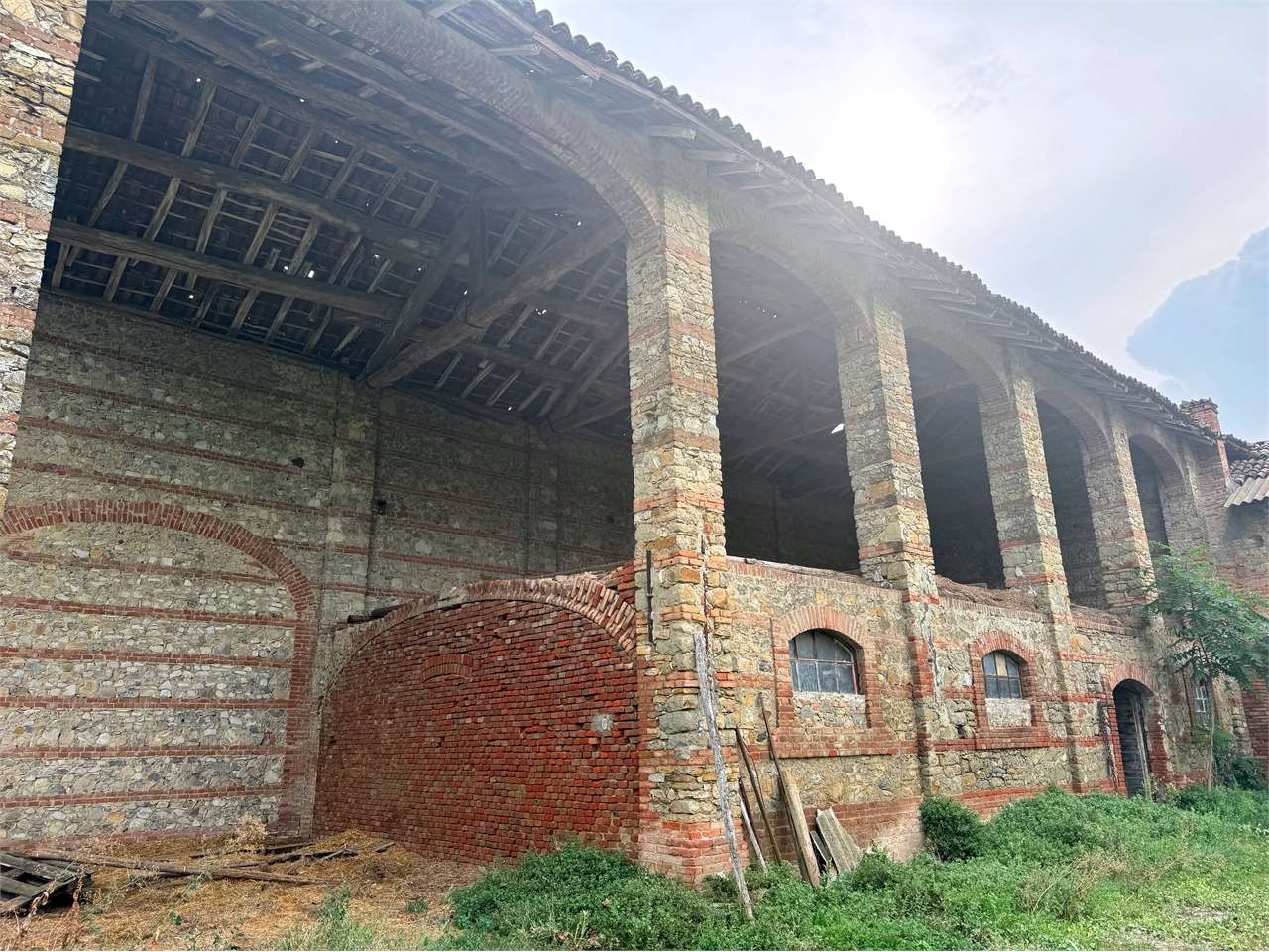VENDITA CASCINA LOMBARDA a Voghera