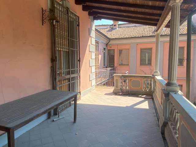 VENDESI INTERO STABILE A CASTELNUOVO a Voghera