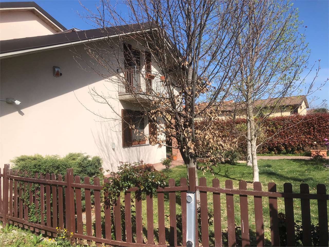 ESCLUSIVA VILLA INDIPENDENTE IN VENDITA A VOGHERA a Voghera
