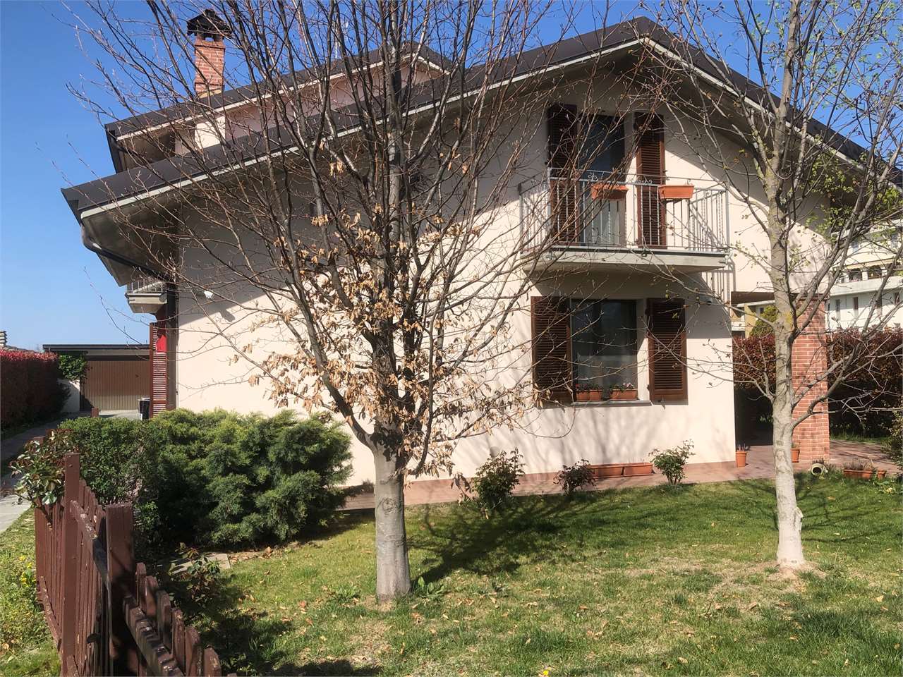 ESCLUSIVA VILLA INDIPENDENTE IN VENDITA A VOGHERA a Voghera