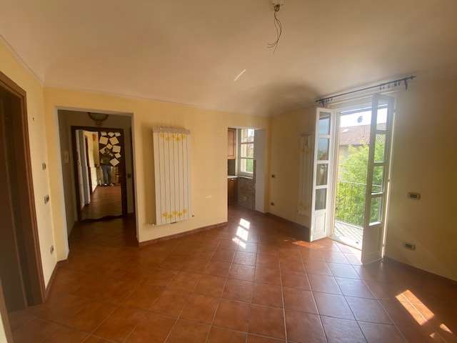 Tortona luminoso bilocale con box e riscaldamento autonomo a Tortona