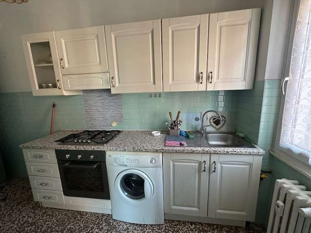 TORTONA trilocale con box a Tortona