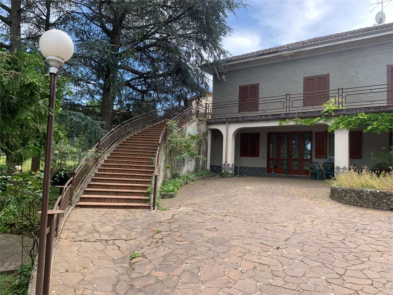 Tortona:  Elegante Dimora ai Piedi del Castello a Tortona