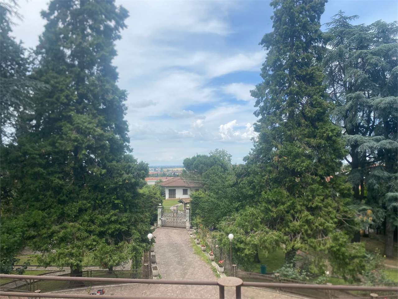 Tortona:  Elegante Dimora ai Piedi del Castello a Tortona