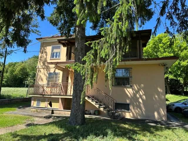 Godiasco-Salice Terme villa indipendente con terreno a Godiasco