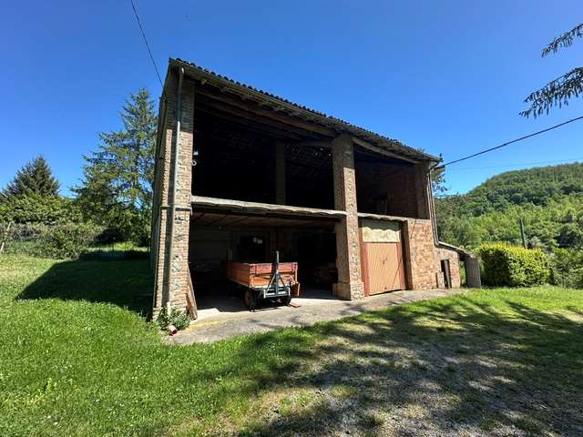 Godiasco-Salice Terme villa indipendente con terreno a Godiasco