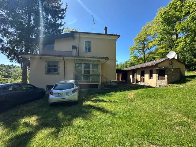 Godiasco-Salice Terme villa indipendente con terreno a Godiasco