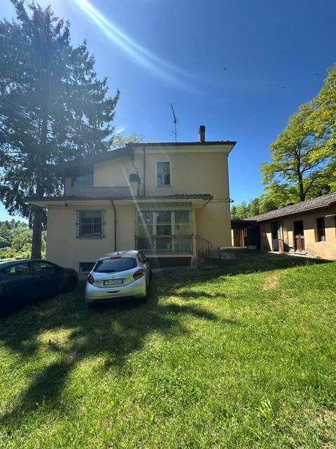 Godiasco-Salice Terme villa indipendente con terreno a Godiasco