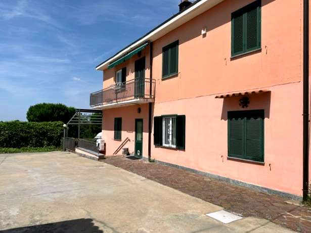 CASA INDIPENDENTE IN COLLINA a Codevilla CASA INDIPENDENTE IN COLLINA a Codevilla