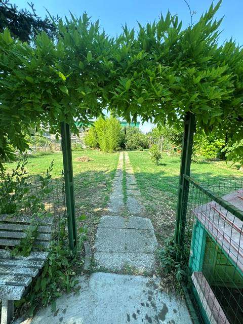 Tortona Casa Indipendente con Giardino e Box Triplo a Tortona Tortona Casa Indipendente con Giardino e Box Triplo a Tortona