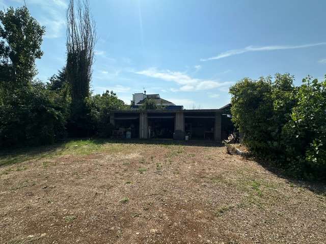 Tortona Casa Indipendente con Giardino e Box Triplo a Tortona Tortona Casa Indipendente con Giardino e Box Triplo a Tortona