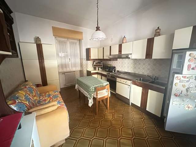 Vendesi Cascina Piemontese con terreno a Tortona