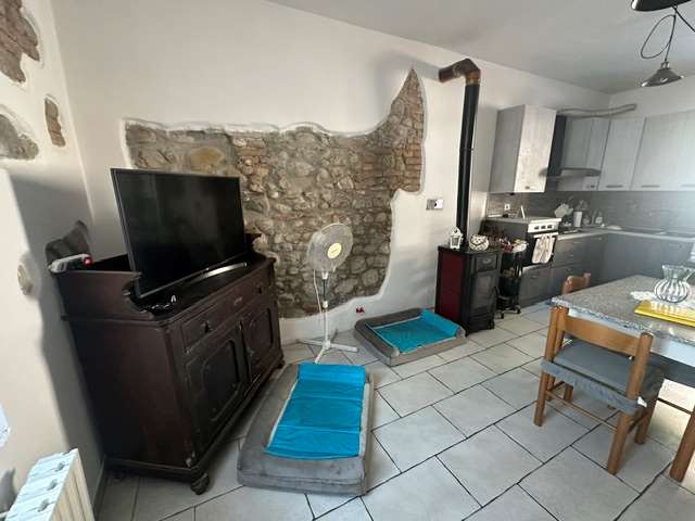 VILLALVERNIA casa di corte indipendente con rustici a Villalvernia