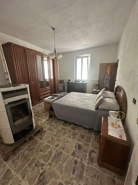 VILLALVERNIA casa di corte indipendente con rustici a Villalvernia