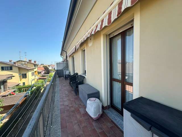 QUADRILOCALE ULTIMO PIANI SU DUE LIVELLI AMPIO BALCONE a Voghera QUADRILOCALE ULTIMO PIANI SU DUE LIVELLI AMPIO BALCONE a Voghera