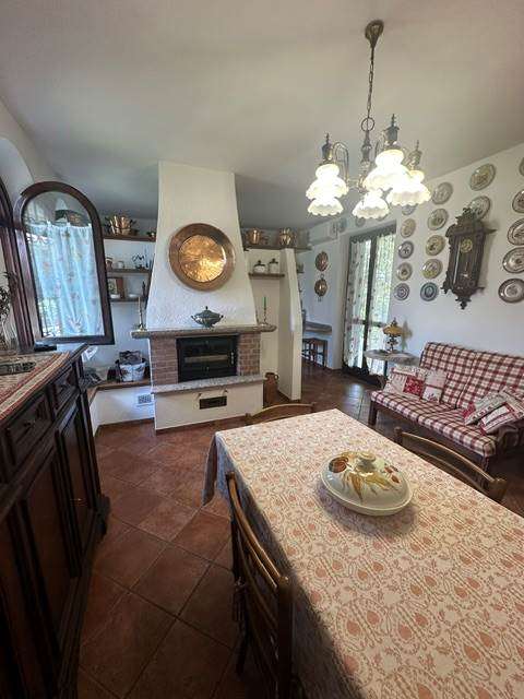 Elegante Villa Indipendente con Giardino, Dependance e Box Triplo – Sale (AL) a Sale Elegante Villa Indipendente con Giardino, Dependance e Box Triplo – Sale (AL) a Sale